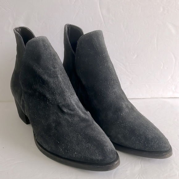 FREE PEOPLE Shoes Charm Double V Suede Ankle Block Heel Boot Size 38 or 7.5 New - Picture 6 of 8